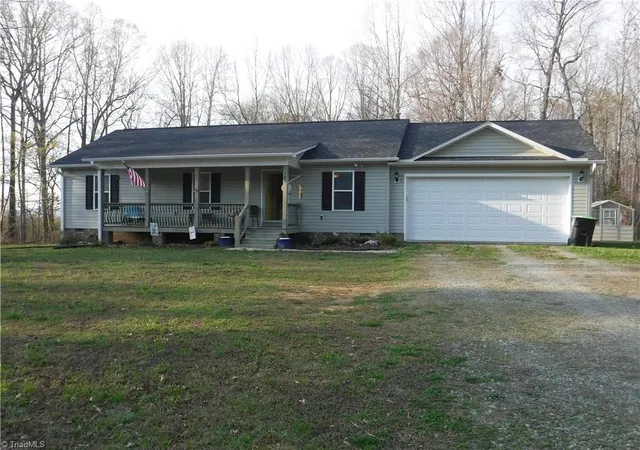Homes for sale in Denton, NC | 127 Keegan Ln, Denton, NC 27239 | MLS# 1213203