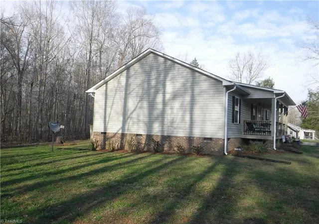 Homes for sale in Denton, NC | 127 Keegan Ln, Denton, NC 27239 | MLS# 1213203