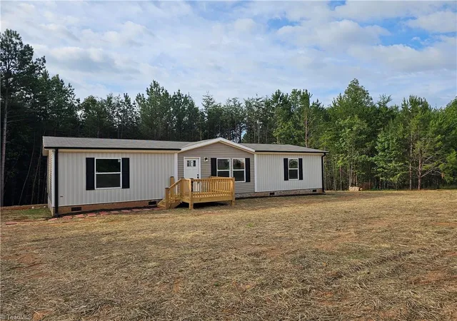 Homes for sale in Mount Airy, NC | 972 Mcbride Rd, Mount Airy, NC 27030 | MLS# 1224941
