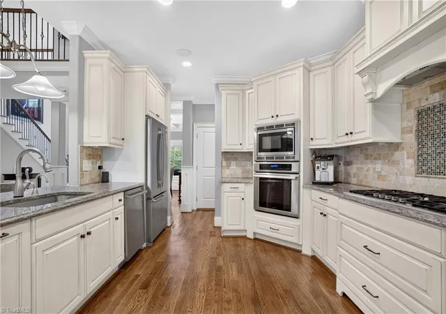 3rd image of 820 Dunleigh Dr, Burlington, NC 27215 | MLS# 1227150