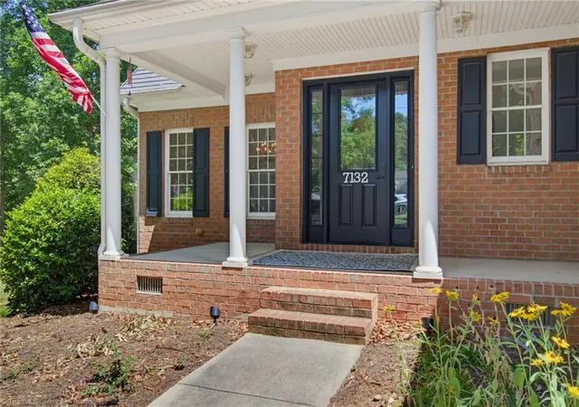 3rd image of 7132 Pleasant Oaks Rd, Greensboro, NC 27410 | MLS# 1226705