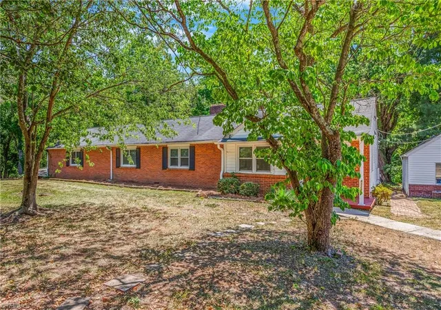 2nd image of 4328 Stokesdale Ave, Winston Salem, NC 27101 | MLS# 1224689
