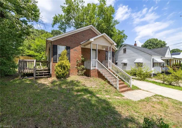 3rd image of 807 Julian St, Greensboro, NC 27405 | MLS# 1225699