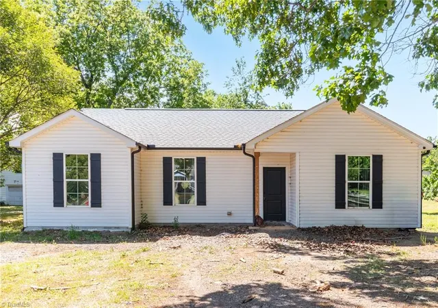 Homes for sale in Liberty, NC | 410 S Fayetteville St, Liberty, NC 27298 | MLS# 1219357