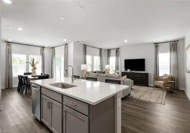 Photo 4 of Single family home for sale at 323 Pantego Pl, Salisbury, NC 28144 | MLS# 1233000 | Listing updated on 2026-09-02