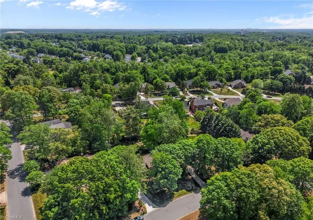 49th image of 3903 Buncombe Dr, Greensboro, NC 27407 | MLS# 1224385