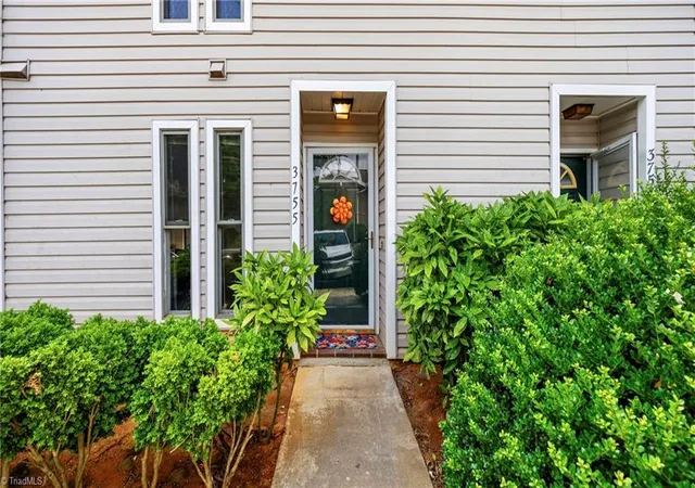 3rd image of 3755 Heathrow Dr, Winston Salem, NC 27127 | MLS# 1225425