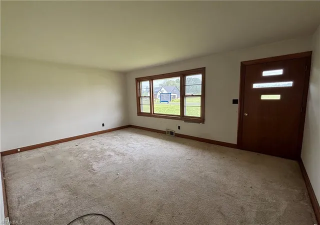 Photo 2 of Sale Pending at 194 Hanes Ln, Lexington, NC 27295 | MLS# 1231388 | Listing updated on 2026-08-28