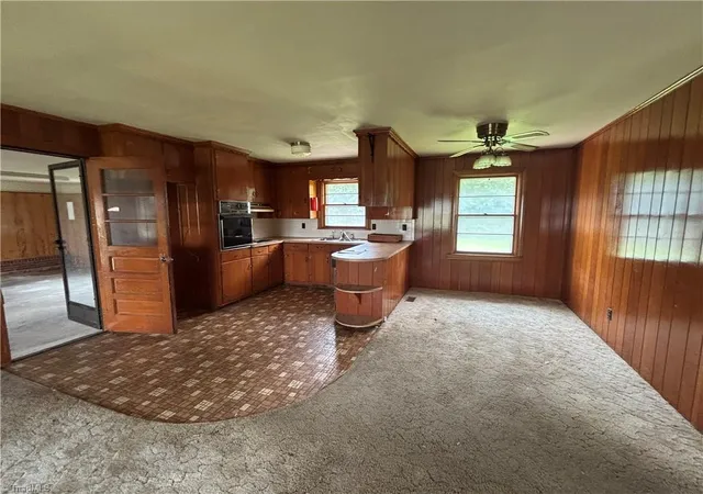 Photo 3 of Sale Pending at 194 Hanes Ln, Lexington, NC 27295 | MLS# 1231388 | Listing updated on 2026-08-28