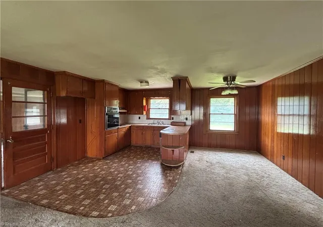 Photo 4 of Sale Pending at 194 Hanes Ln, Lexington, NC 27295 | MLS# 1231388 | Listing updated on 2026-08-28