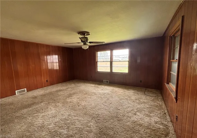 Photo 5 of Sale Pending at 194 Hanes Ln, Lexington, NC 27295 | MLS# 1231388 | Listing updated on 2026-08-28