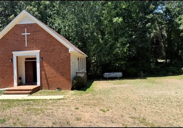 4th image of 8001 Hillhaven Ct, Browns Summit, NC 27214 | MLS# 1227729