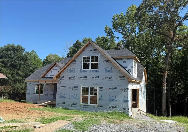 Photo 2 of Single family home for sale at 2110 Candelar Dr, High Point, NC 27265 | MLS# 1230376 | Listing updated on 2026-09-02