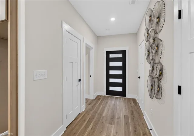3rd image of 105 Bridlewood Ave, High Point, NC 27265 | MLS# 1227205