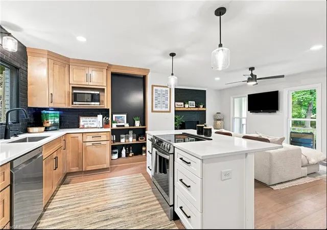 Photo 3 of Sale Pending at 1450 Old Coach Rd, Kernersville, NC 27284 | MLS# 1228979 | Listing updated on 2026-08-24