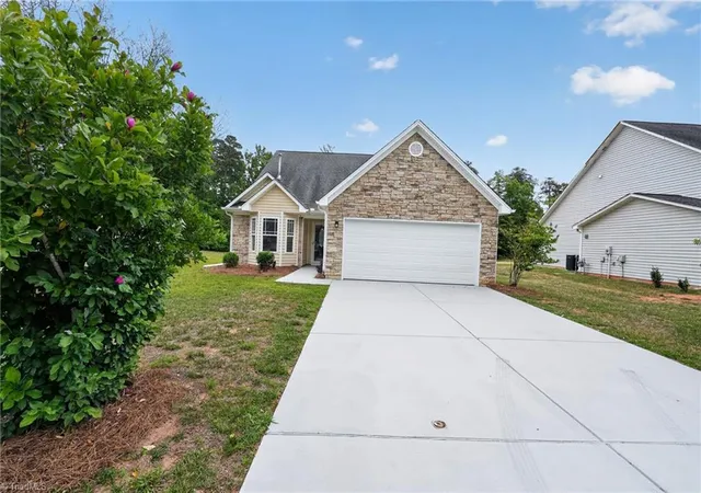 1st image of 1120 Kinnan Dr, Burlington, NC 27217 | MLS# 1223899