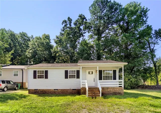 Photo 1 of Single family home for sale at 2204 Gable Way, High Point, NC 27262 | MLS# 1227185 | Listing updated on 2026-08-28