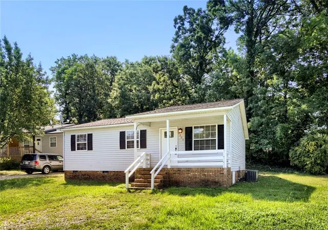 Photo 2 of Single family home for sale at 2204 Gable Way, High Point, NC 27262 | MLS# 1227185 | Listing updated on 2026-08-28