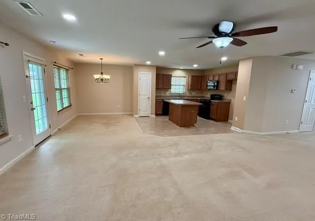 Photo 4 of Single family home for sale at 3623 Whitworth Dr, Greensboro, NC 27405 | MLS# 1226096 | Listing updated on 2026-08-08