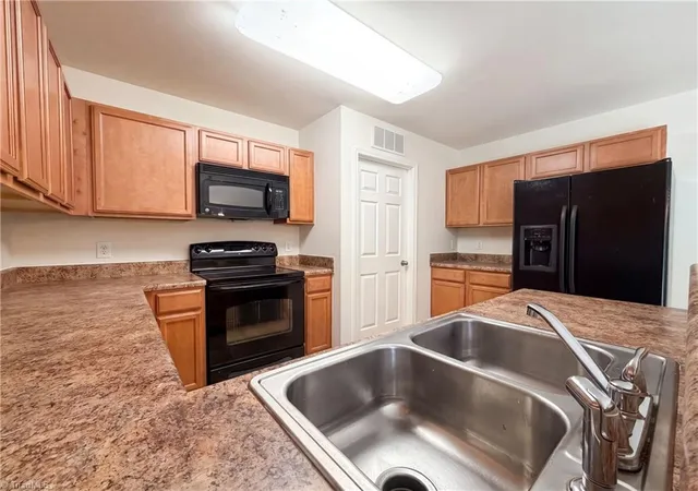 2nd image of 5503 Hardie Farm Dr, Greensboro, NC 27405 | MLS# 1225855