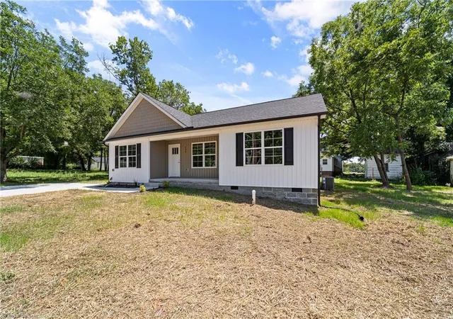 Photo 3 of Single family home for sale at 408 E Main St, Yadkinville, NC 27055 | MLS# 1223870 | Listing updated on 2026-09-13