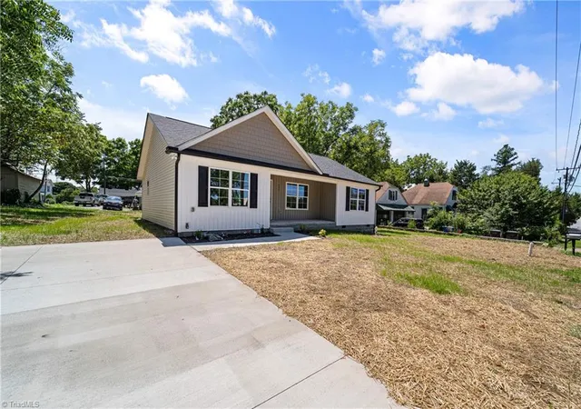 Photo 3 of Single family home for sale at 408 E Main St, Yadkinville, NC 27055 | MLS# 1223870 | Listing updated on 2026-09-29
