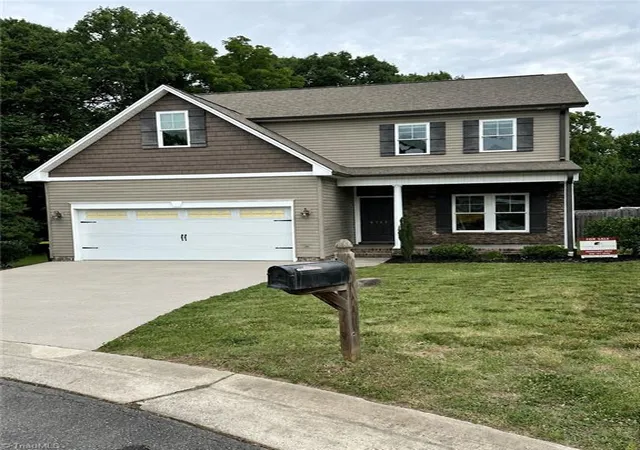 Photo 1 of Single family home for sale at 4711 Evie Ct, Winston Salem, NC 27127 | MLS# 1224502 | Listing updated on 2026-09-30