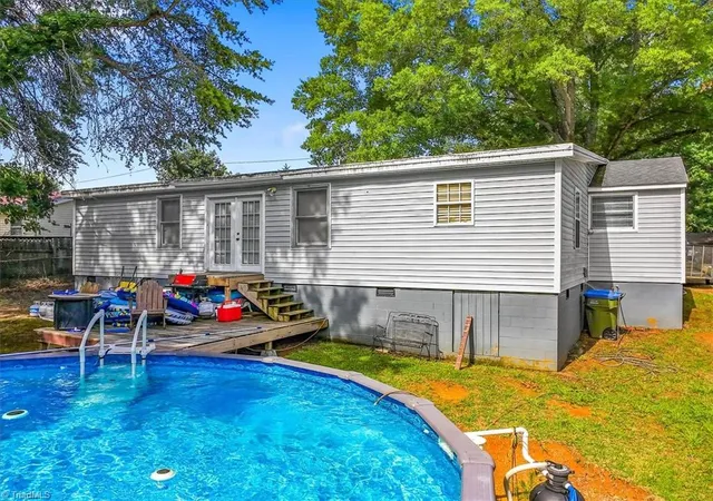 Photo 3 of Sale Pending at 728 Carrington Ln, Eden, NC 27288 | MLS# 1227621 | Listing updated on 2026-08-07