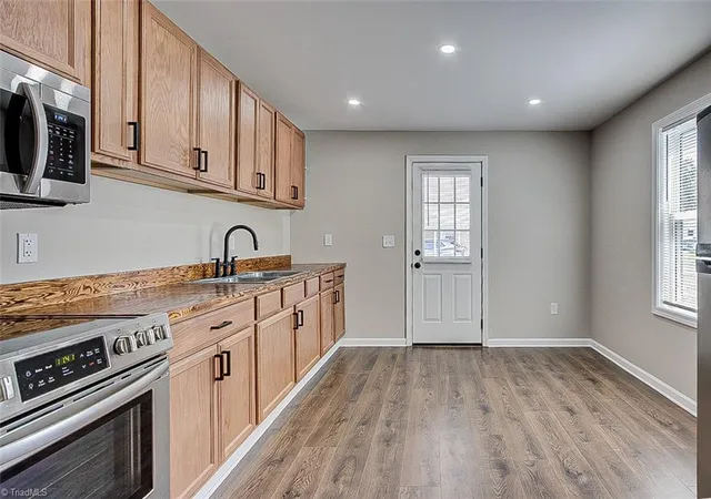 Photo 4 of Single family home for sale at 1510 Valley Ridge Dr, High Point, NC 27260 | MLS# 1230463 | Listing updated on 2026-08-26