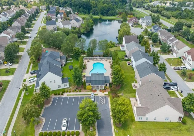 16th image of 825 Hedgepath Ter, High Point, NC 27265 | MLS# 1230467