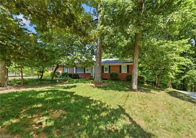 4th image of 3533 Woodmere Pl, Winston Salem, NC 27106 | MLS# 1220287