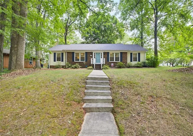 2nd image of 1711 Three Meadows Rd, Greensboro, NC 27455 | MLS# 1229882