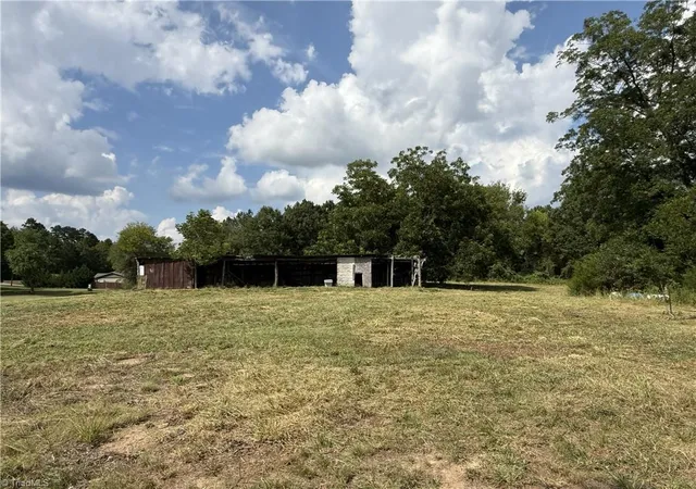 Photo 3 of Sale Pending at 3329 Jerusalem Rd, Lexington, NC 27292 | MLS# 1233960 | Listing updated on 2026-08-31