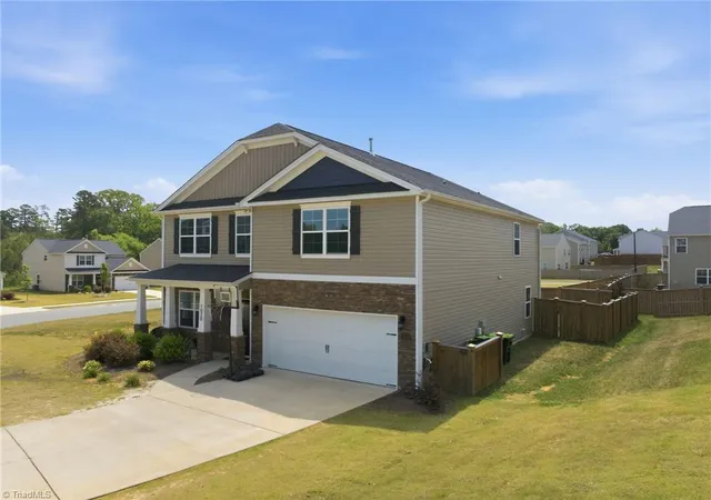 3rd image of 1020 Broadlands Wy, Graham, NC 27253 | MLS# 1222025