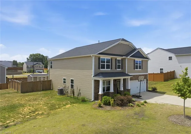 5th image of 1020 Broadlands Wy, Graham, NC 27253 | MLS# 1222025