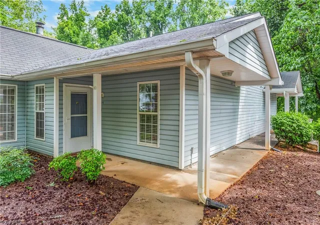 Photo 3 of Sale Pending at 620 Balfour Rd, Winston Salem, NC 27104 | MLS# 1225331 | Listing updated on 2026-09-17