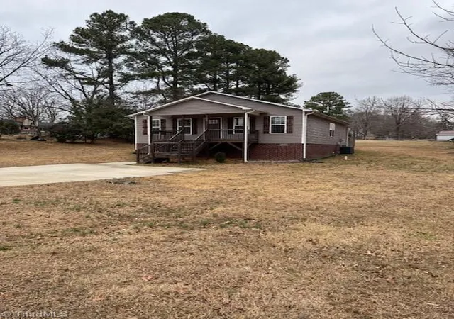 3rd image of 803 Leach Ave, Thomasville, NC 27360 | MLS# 1205725
