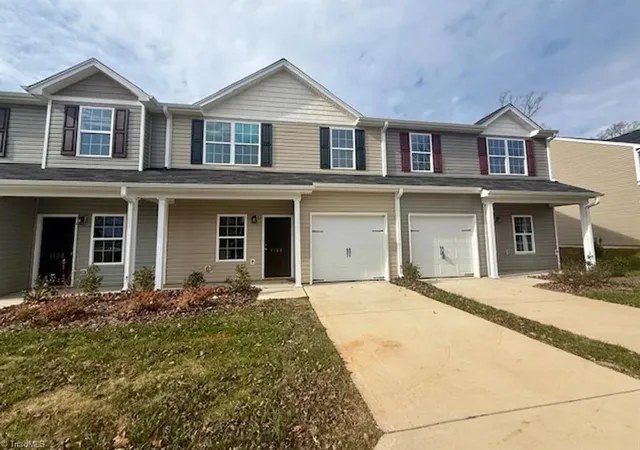 Homes for sale in Whitsett, NC | 1120 Brooksridge Wy, Whitsett, NC 27377 | MLS# 1214108