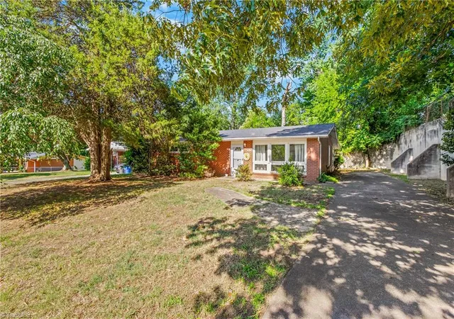 Homes for sale in Winston Salem, NC | 2704 Clement St, Winston Salem, NC 27127 | MLS# 1226171