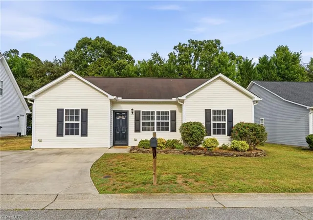 Homes for sale in Winston Salem, NC | 3433 Tinley Park Dr, Winston Salem, NC 27107 | MLS# 1224677