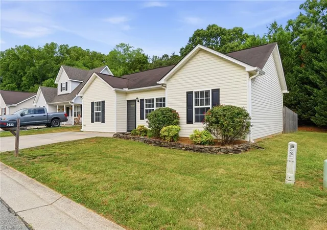 Homes for sale in Winston Salem, NC | 3433 Tinley Park Dr, Winston Salem, NC 27107 | MLS# 1224677