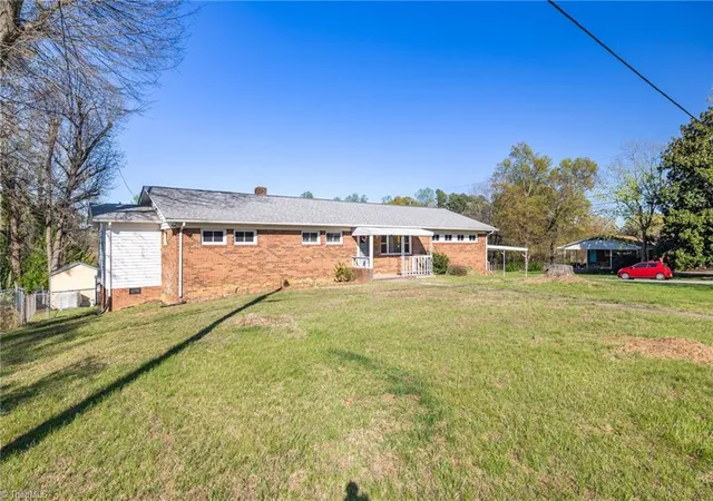 Homes for sale in Archdale, NC | 4405 Knollwood Dr, Archdale, NC 27263 | MLS# 1213539