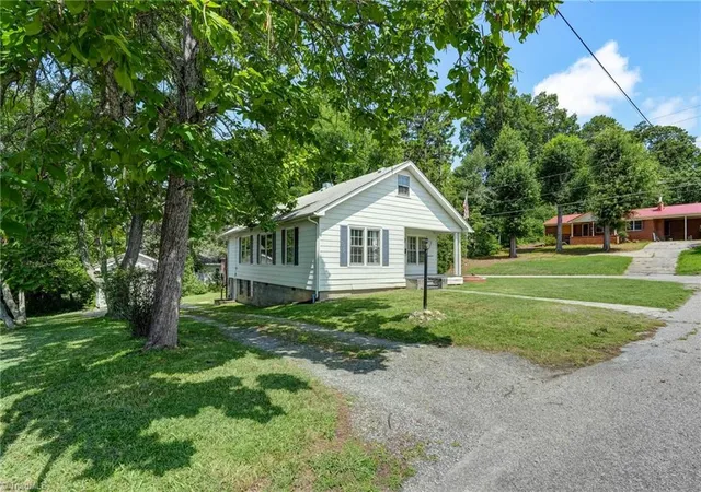 Homes for sale in Asheboro, NC | 395 N Park St, Asheboro, NC 27203 | MLS# 1227074