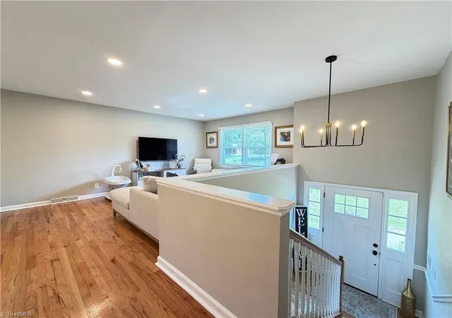 Photo 4 of Single family home for sale at 6060 Bobbybrook Dr, Clemmons, NC 27012 | MLS# 1231770 | Listing updated on 2026-10-09