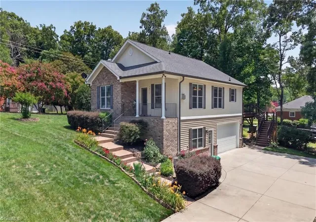 Homes for sale in High Point, NC | 1411 Emerywood Dr, High Point, NC 27262 | MLS# 1226528