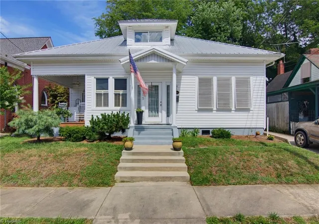 Homes for sale in Reidsville, NC | 305 Irvin St, Reidsville, NC 27320 | MLS# 1225266