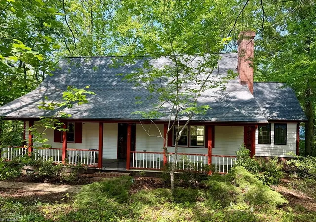 Homes for sale in Mount Airy, NC | 169 Tanglewood Dr, Mount Airy, NC 27030 | MLS# 1217900