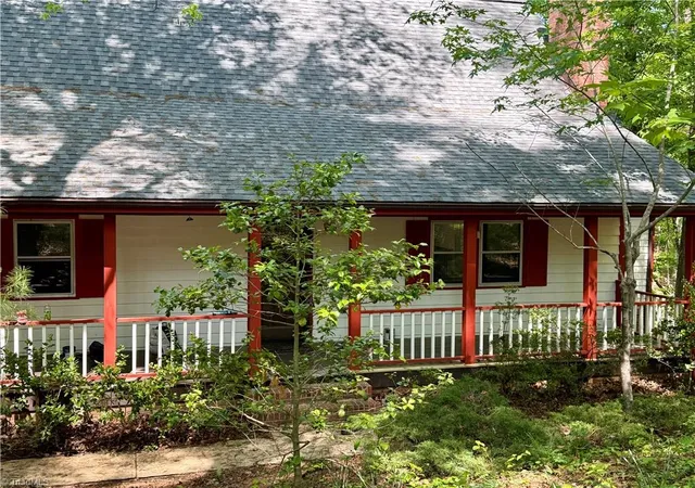 Homes for sale in Mount Airy, NC | 169 Tanglewood Dr, Mount Airy, NC 27030 | MLS# 1217900