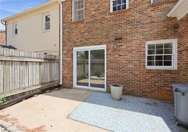 4th image of 159 Charlestowne Cir, Winston Salem, NC 27103 | MLS# 1225381