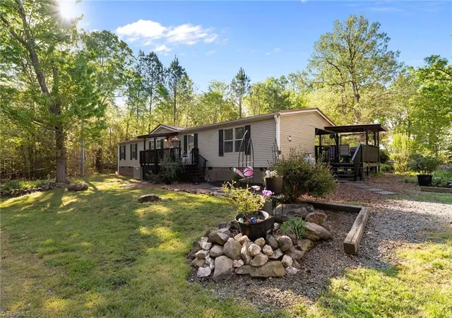 Homes for sale in Graham, NC | 5460 Thompson Mill Rd, Graham, NC 27253 | MLS# 1226688